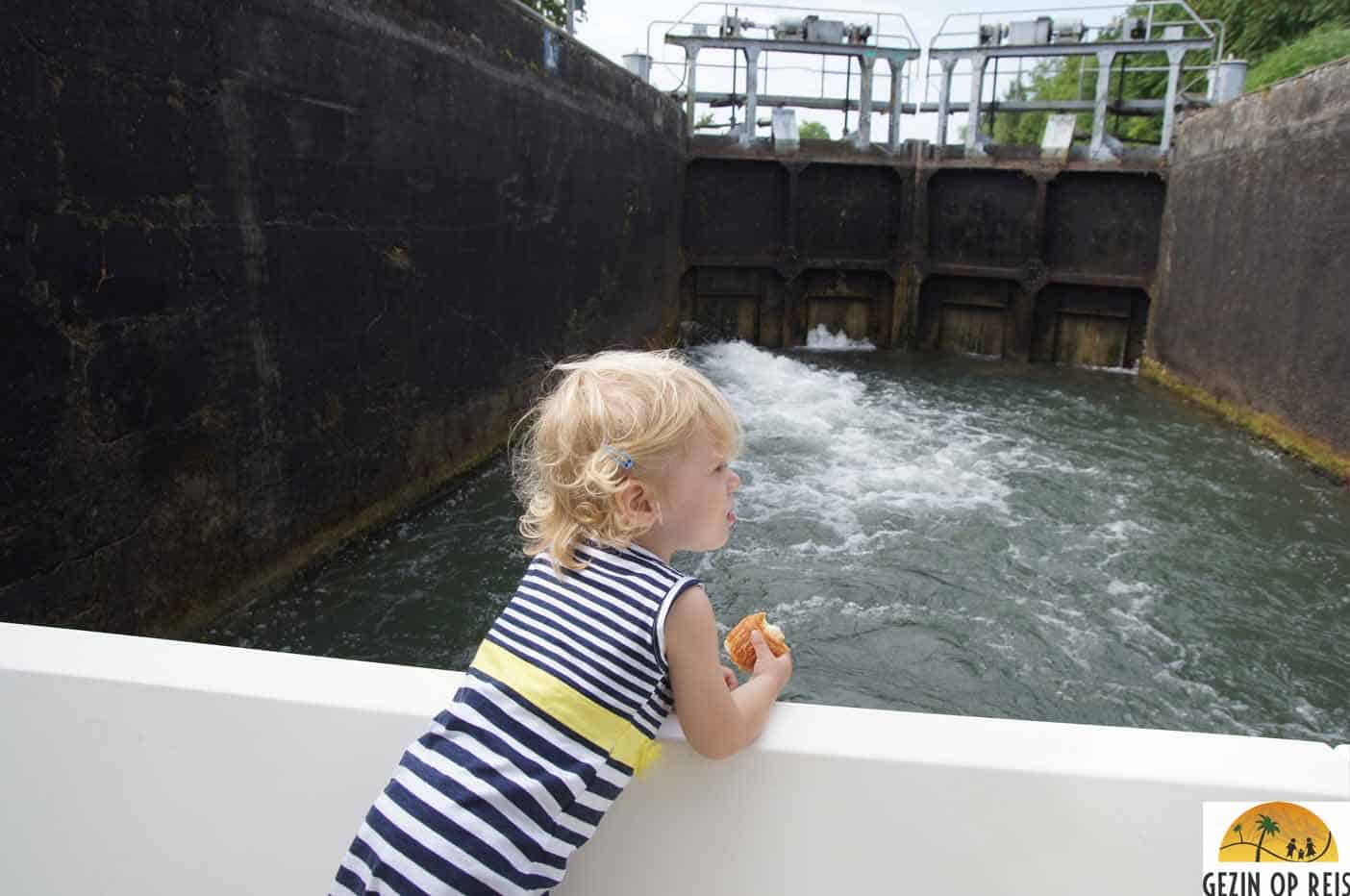Bootvakantie met kinderen Bed voor twee peuters