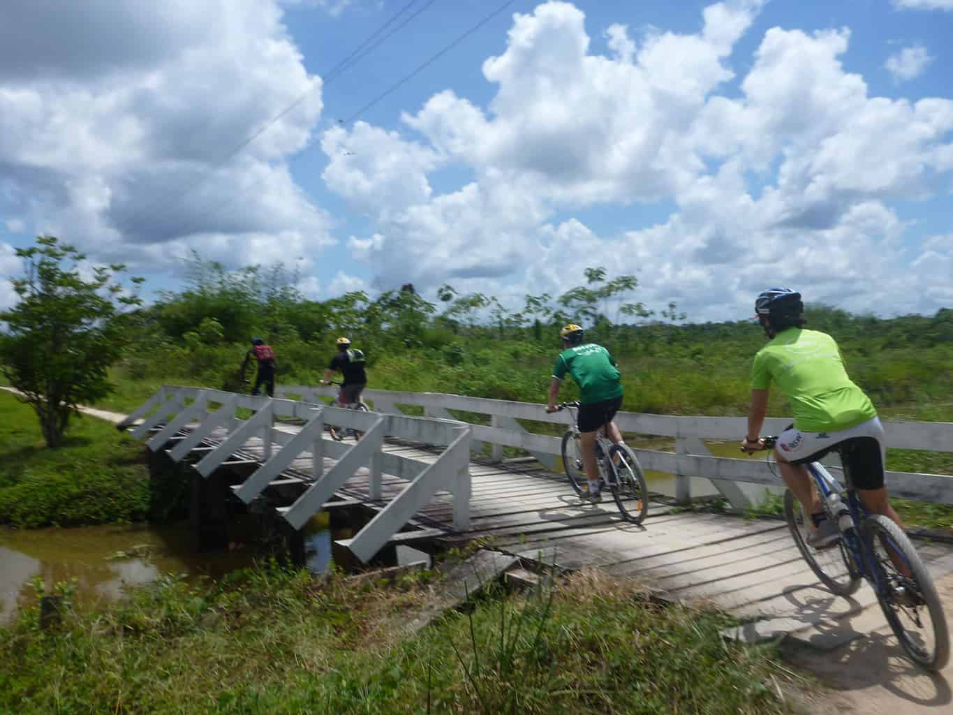 suriname met kinderen