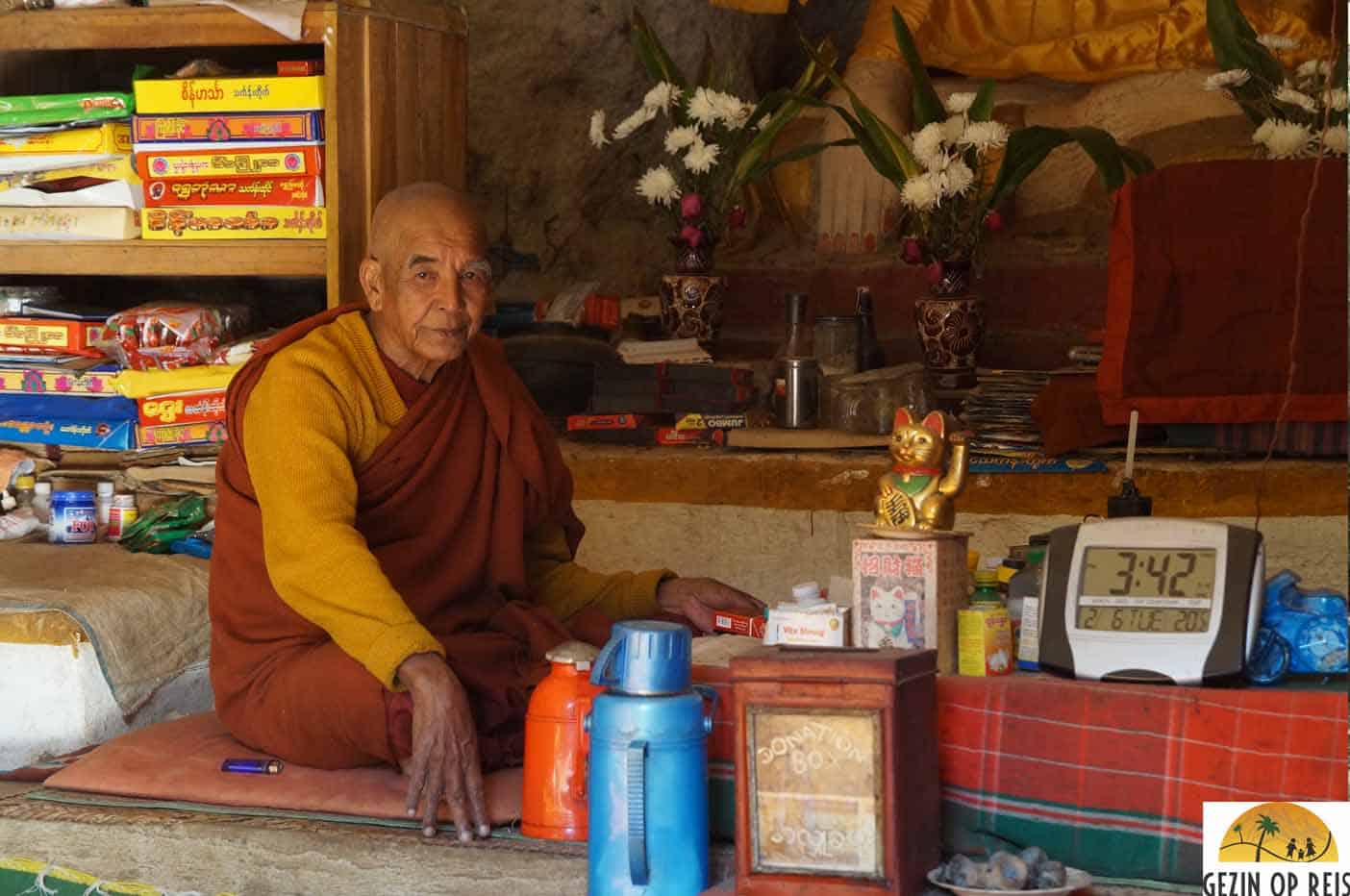 Nyaung shwe fietsen monnik