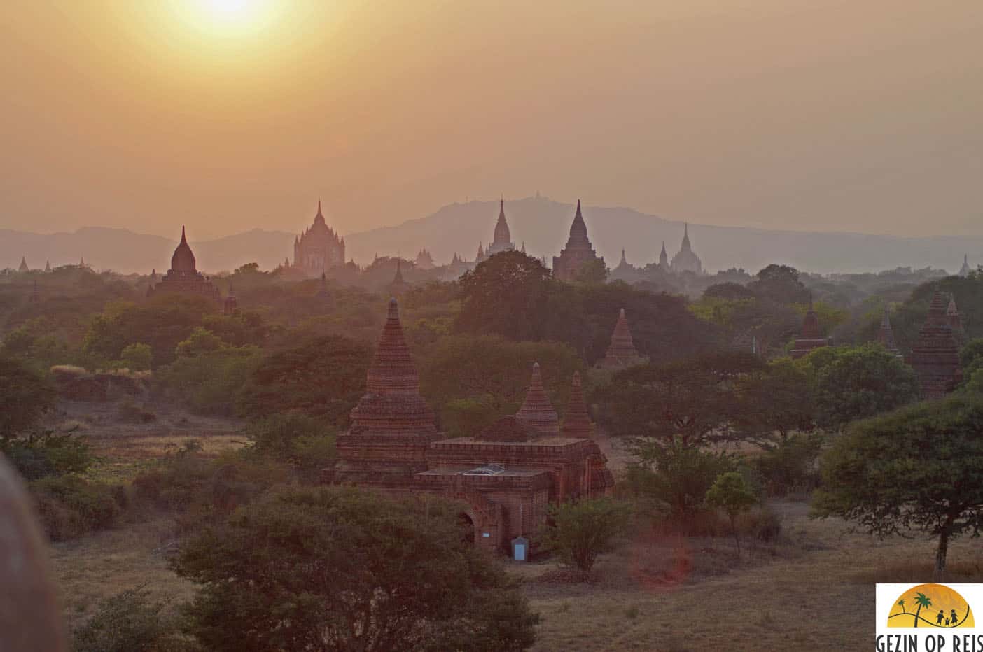 buledi bagan zonsondergang