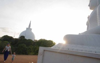 Ronddwalen in oude ruïnestad Anuradhapura Anuradhapura sri lanka mihintale