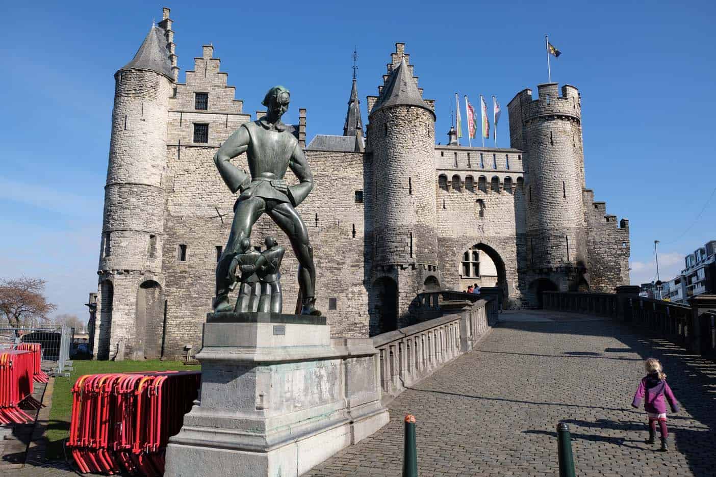 antwerpen met kinderen het steen