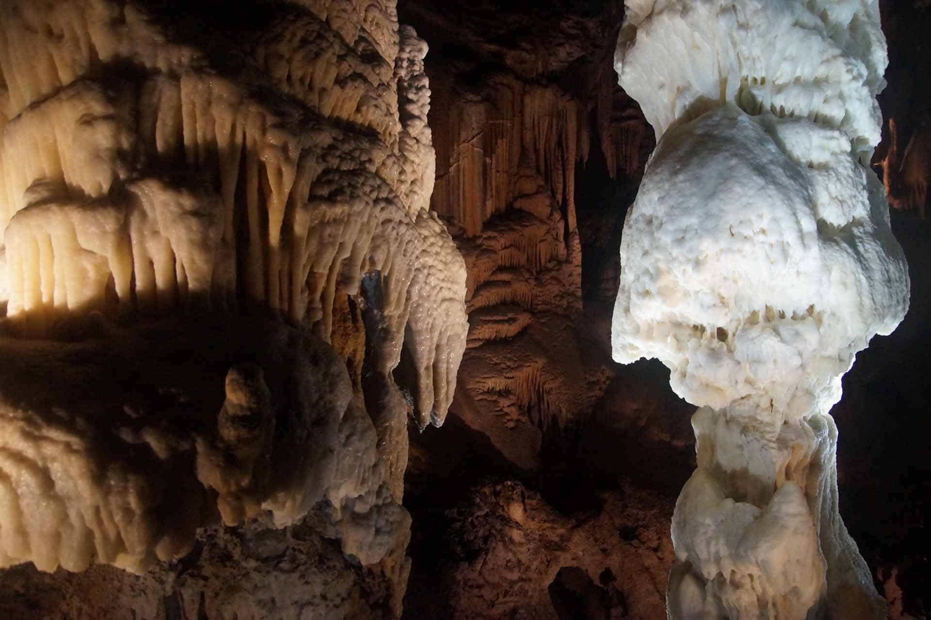 grotten van postonja 