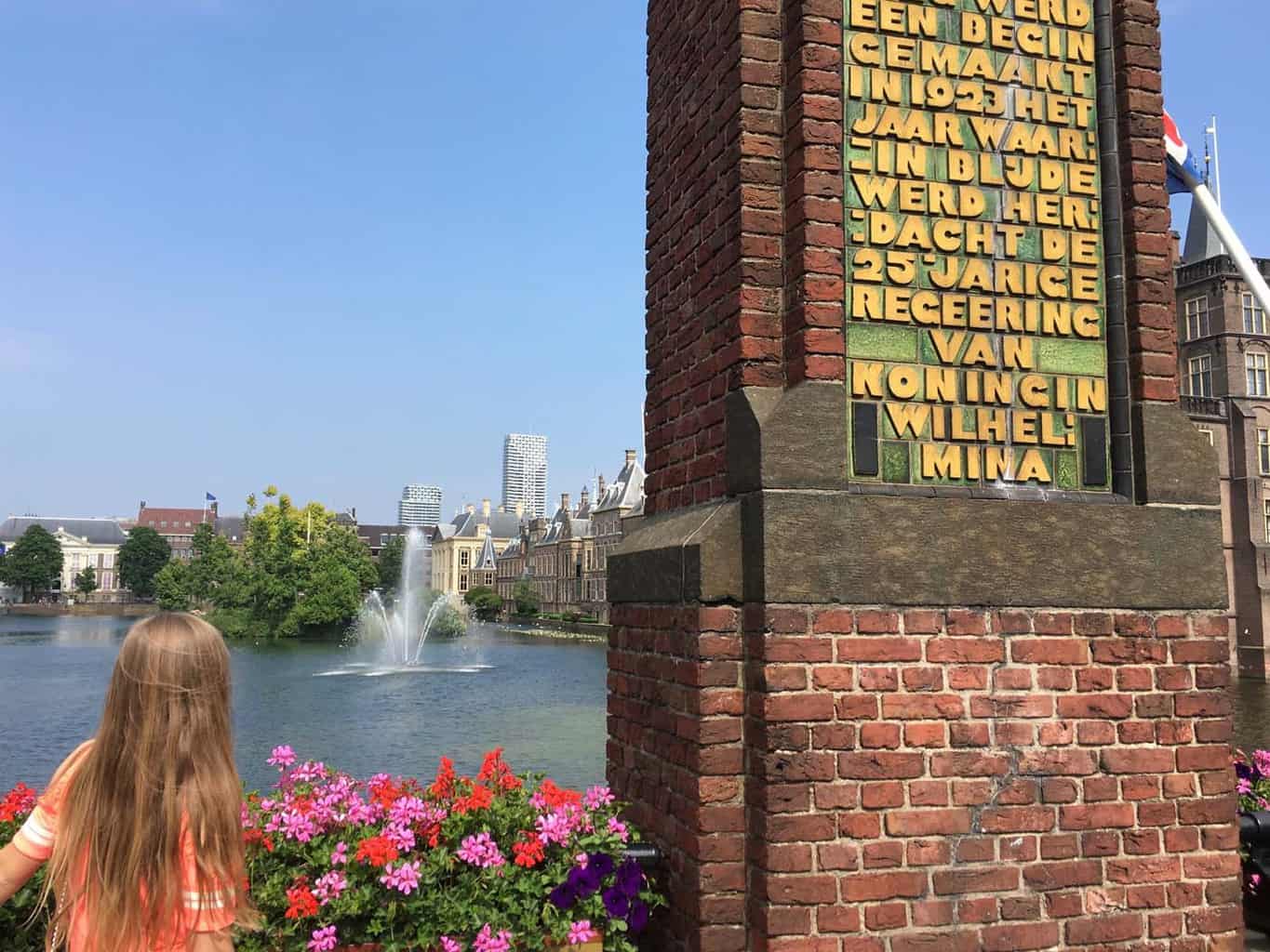 De haag met kinderen