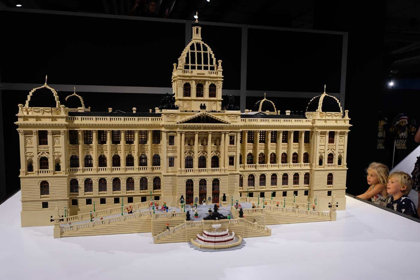 Praag met kinderen lego ezpress hamleys