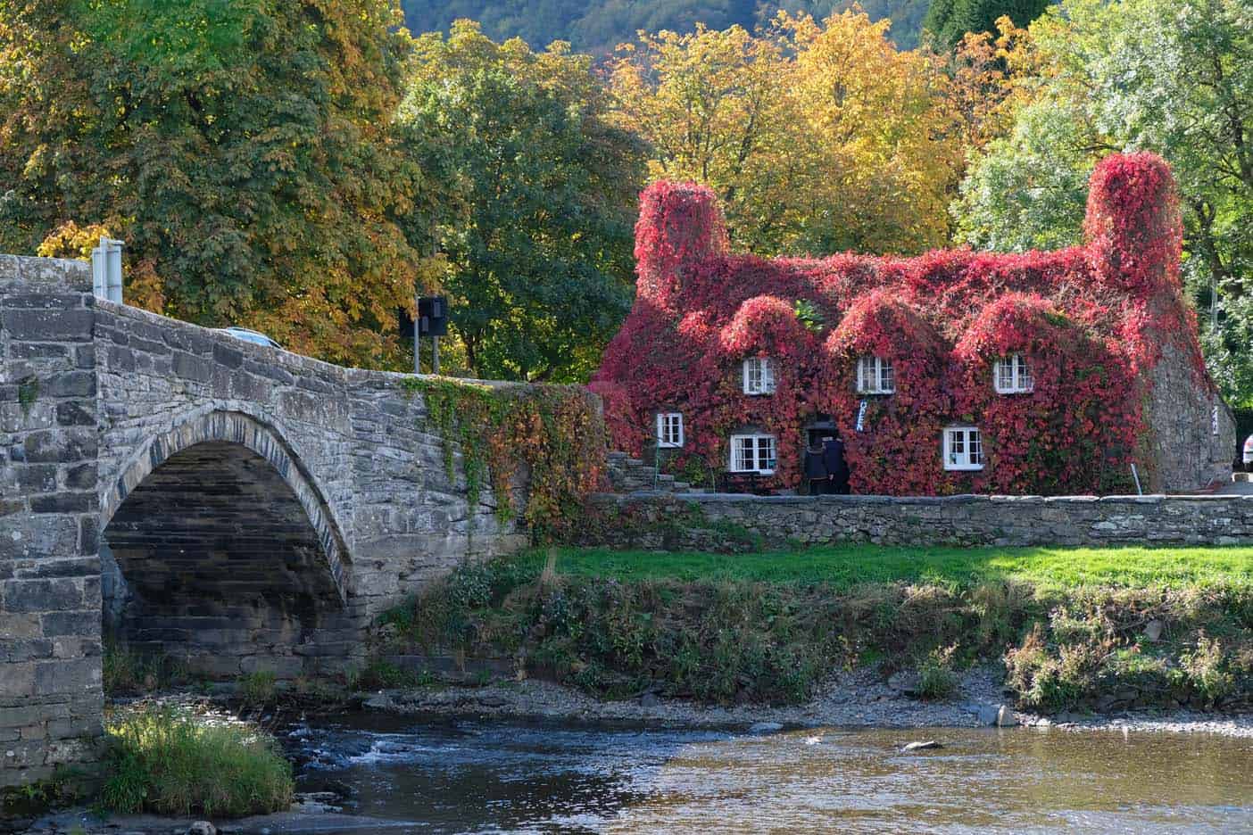 Wales rode huis