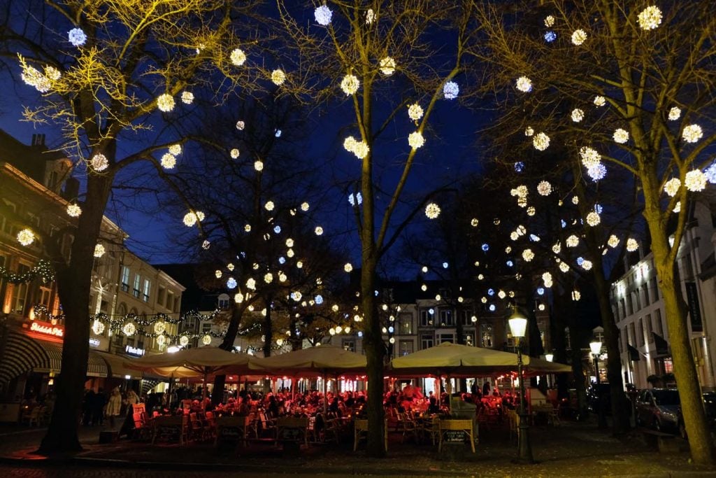 maastricht at night