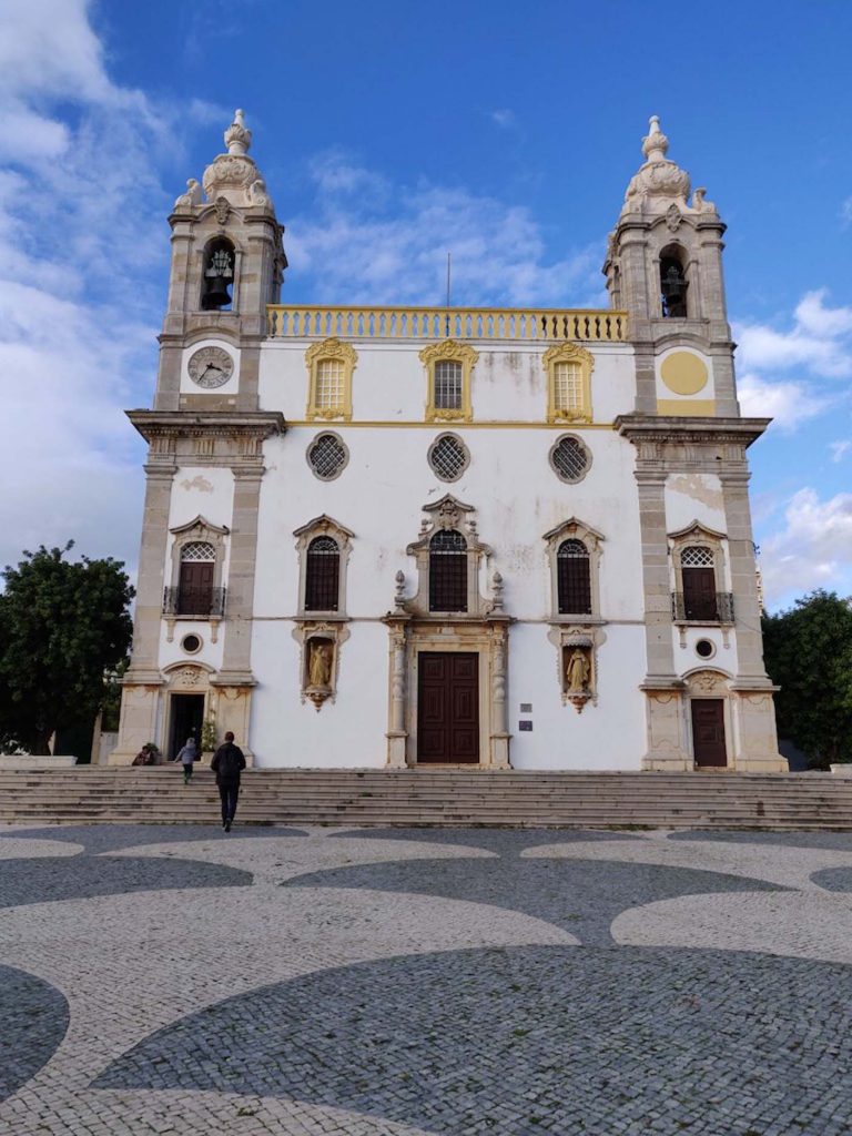 Faro met kinderen - Igreja do Carmo 1