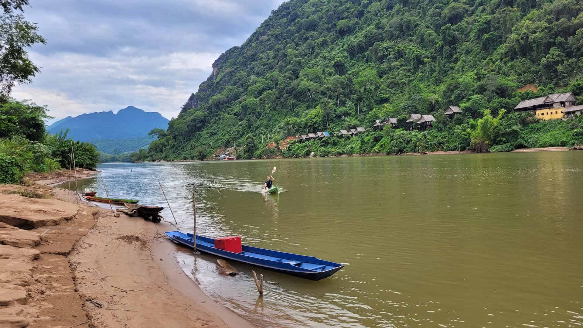 Nong Khiaw Laos met kinderen tour kano