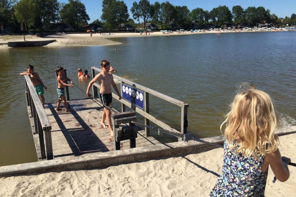 Zwembad, zwemmeer en recreatiestrand