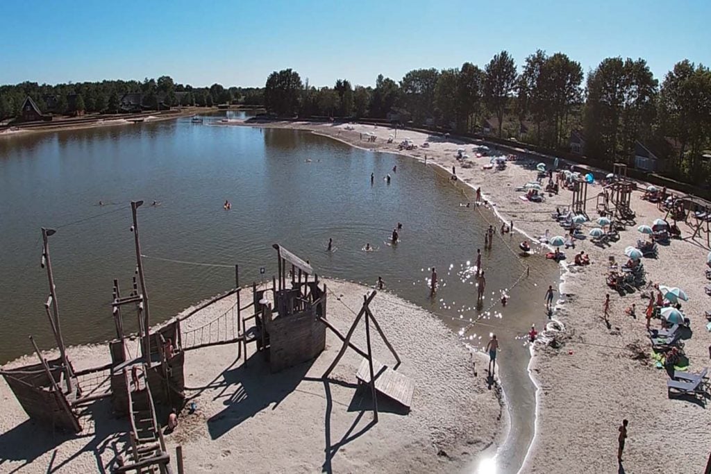 Zwembad, zwemmeer en recreatiestrand