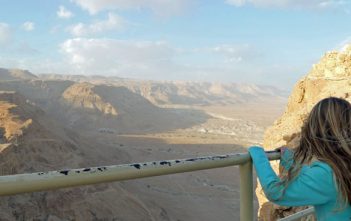De Masada beklimmen met kinderen