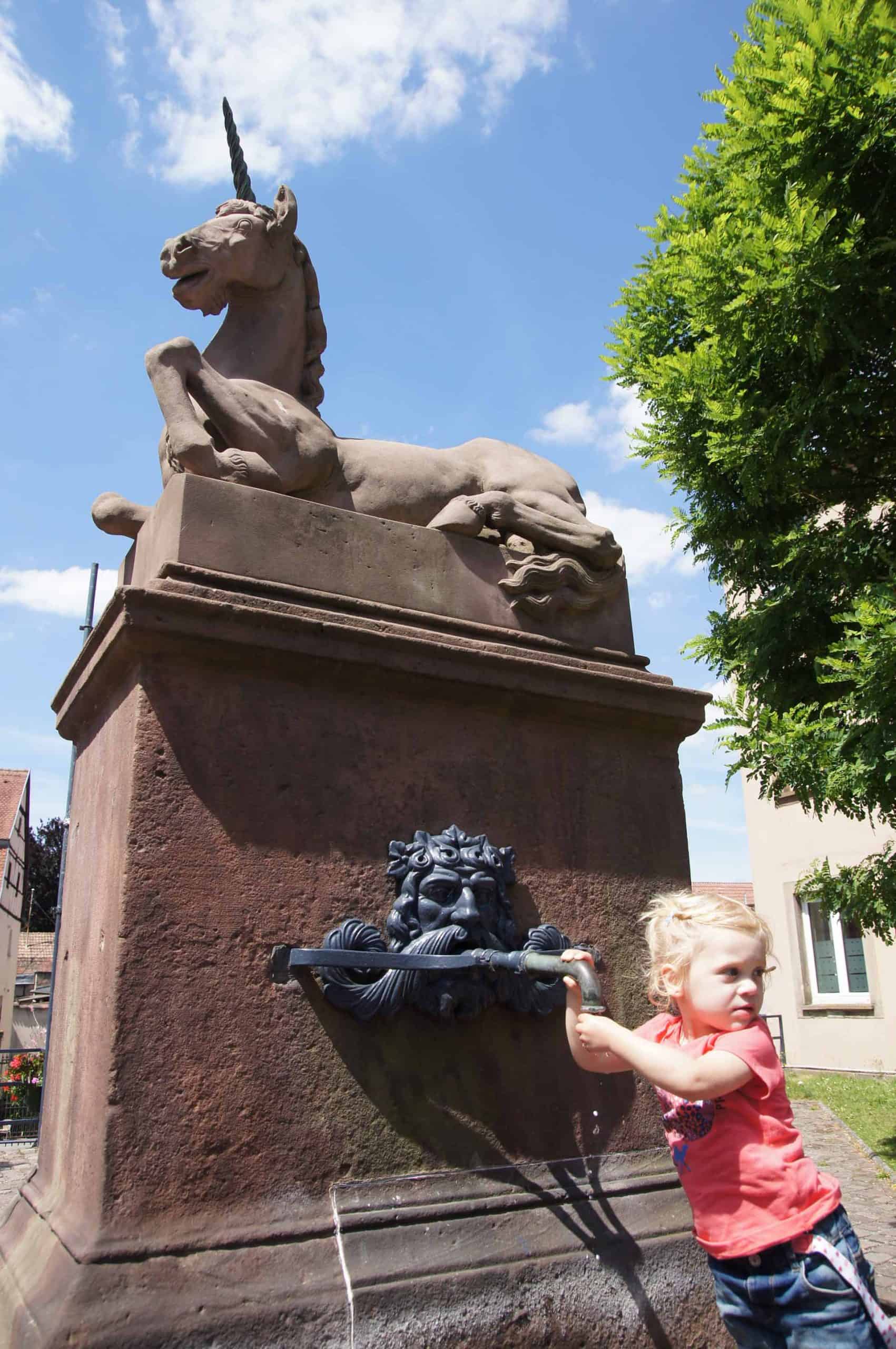 saverne met kinderen fontein 