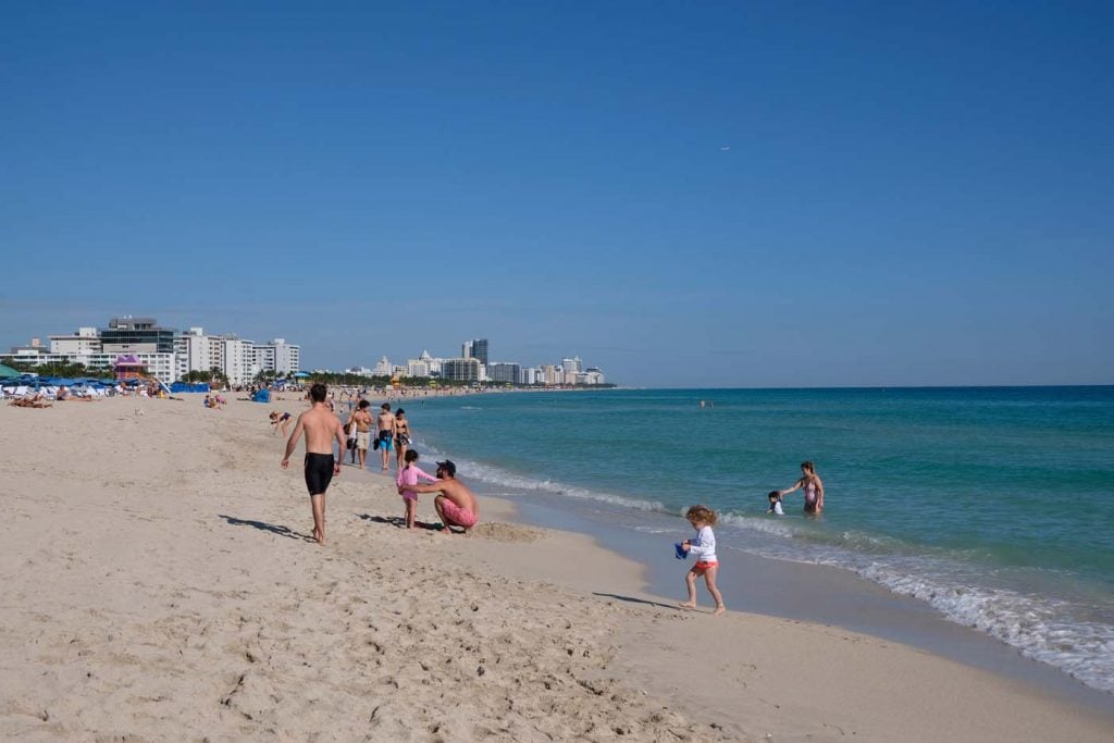 Miami strand met kinderen