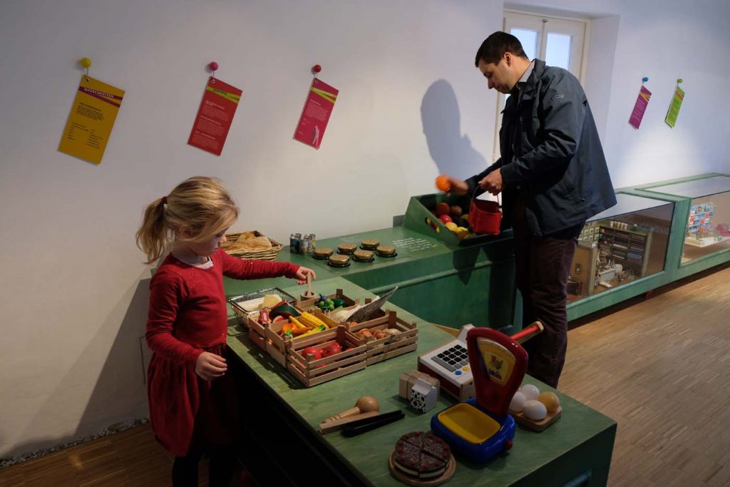 Szalburg met kinderen speelgoedmuseum