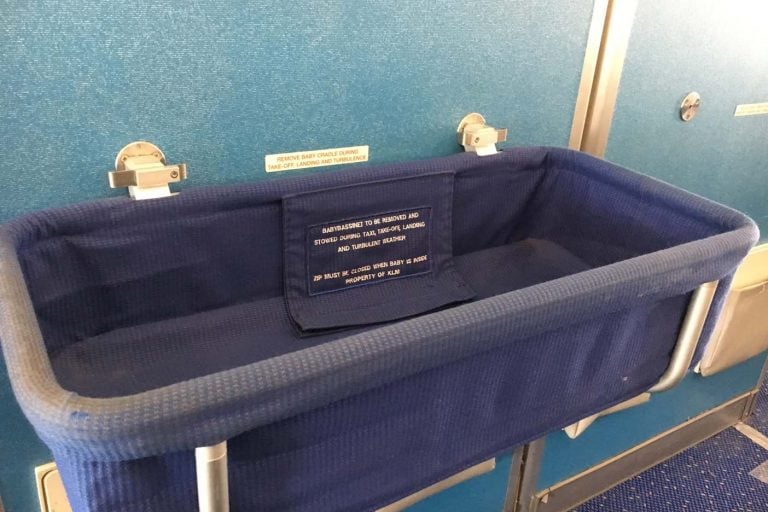 KLM met baby Gezin op Reis