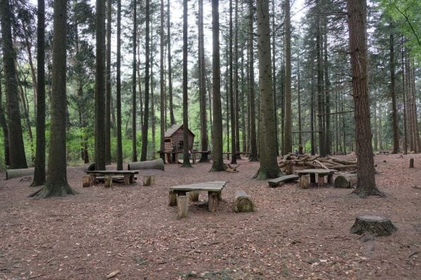 Speelbos Lemelerberg "Hol van de Leeuw" - Gezin op Reis