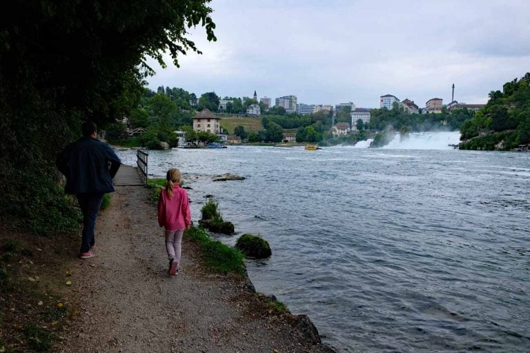 Schaffhausen waterval, de grootste waterval van Europa Gezin op Reis Schaffhausen waterval, de grootste waterval van Europa Gezin op Reis