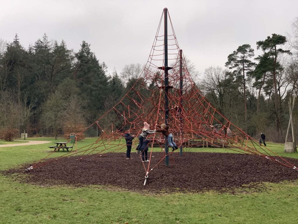 Speelweide Berg en Bos