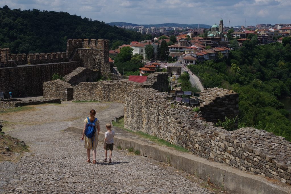 Bulgarie met kinderen Veliko Tarnavo