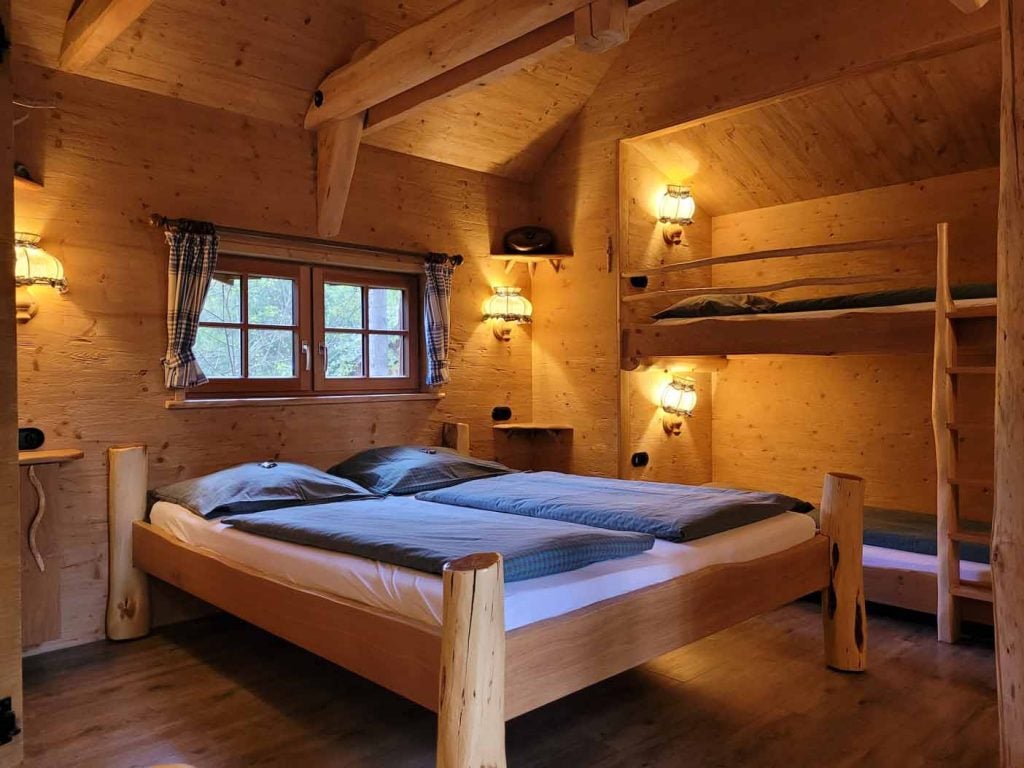 Slaapkamer boomhut Tripsdrill