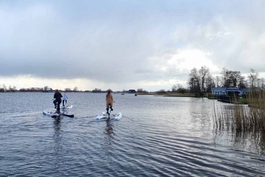 giethoorn waterfietsen