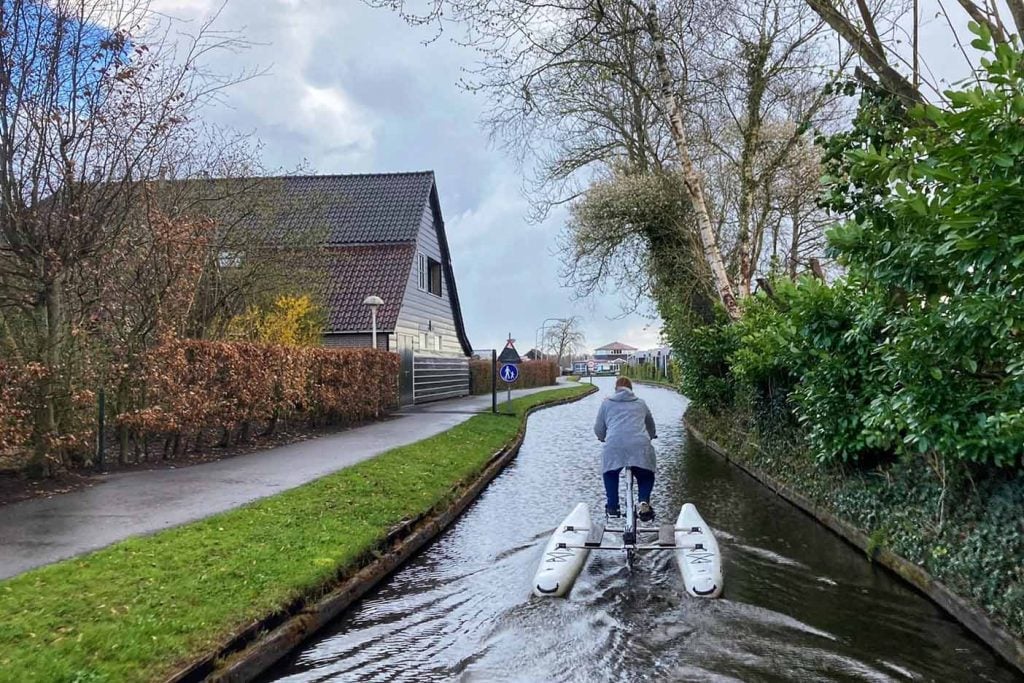 giethoorn waterfietsen