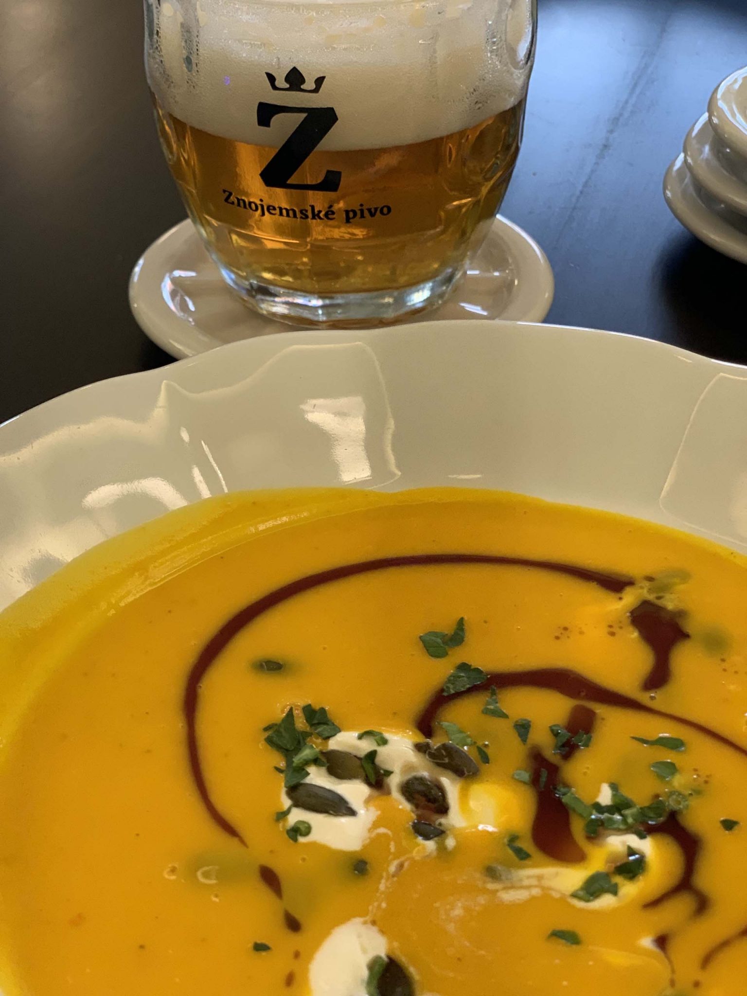 Znojmo, schattig stadje bij Podyjí Nationaal Park Gezin op Reis