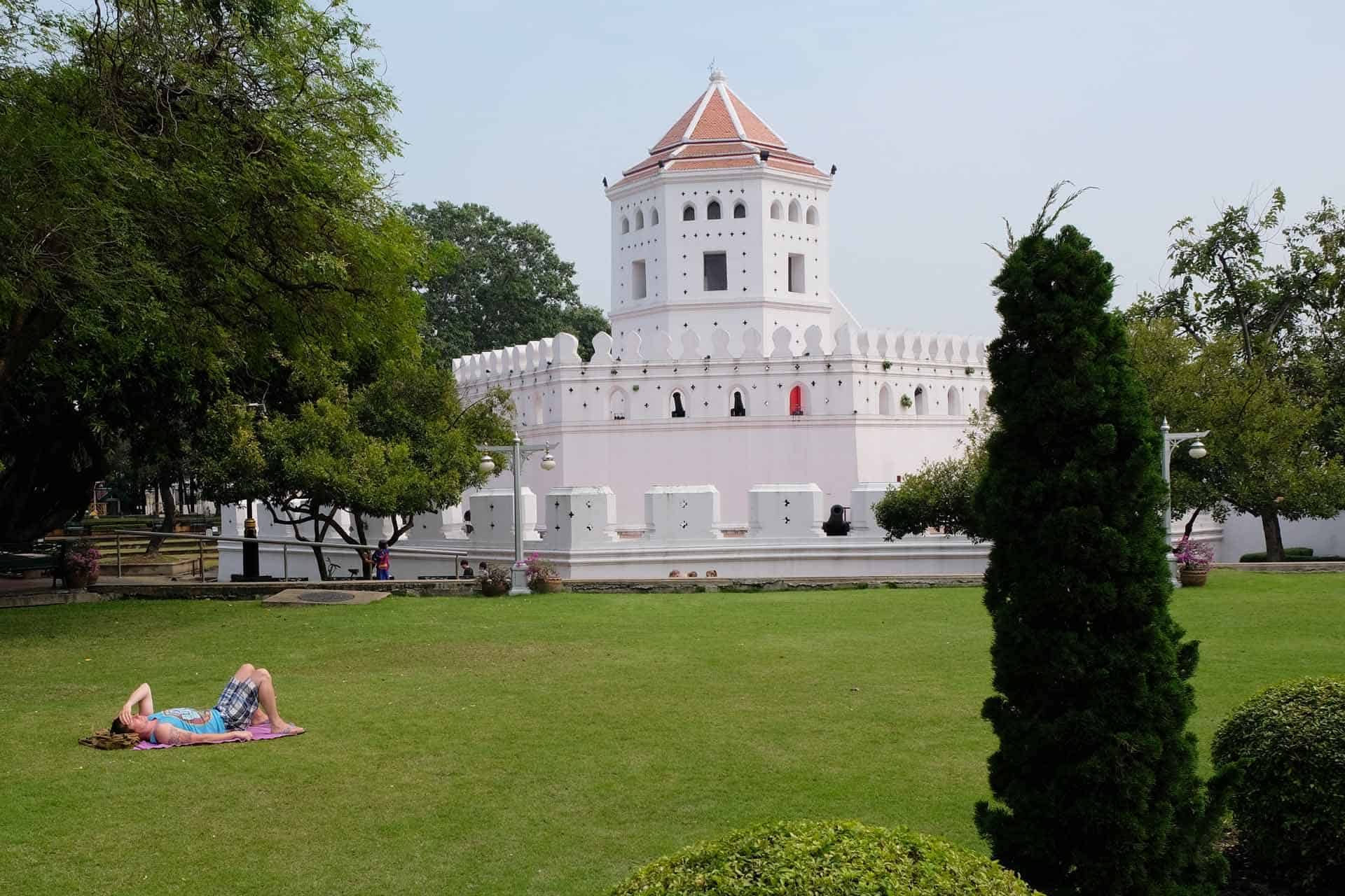 Phra Sumen Fort