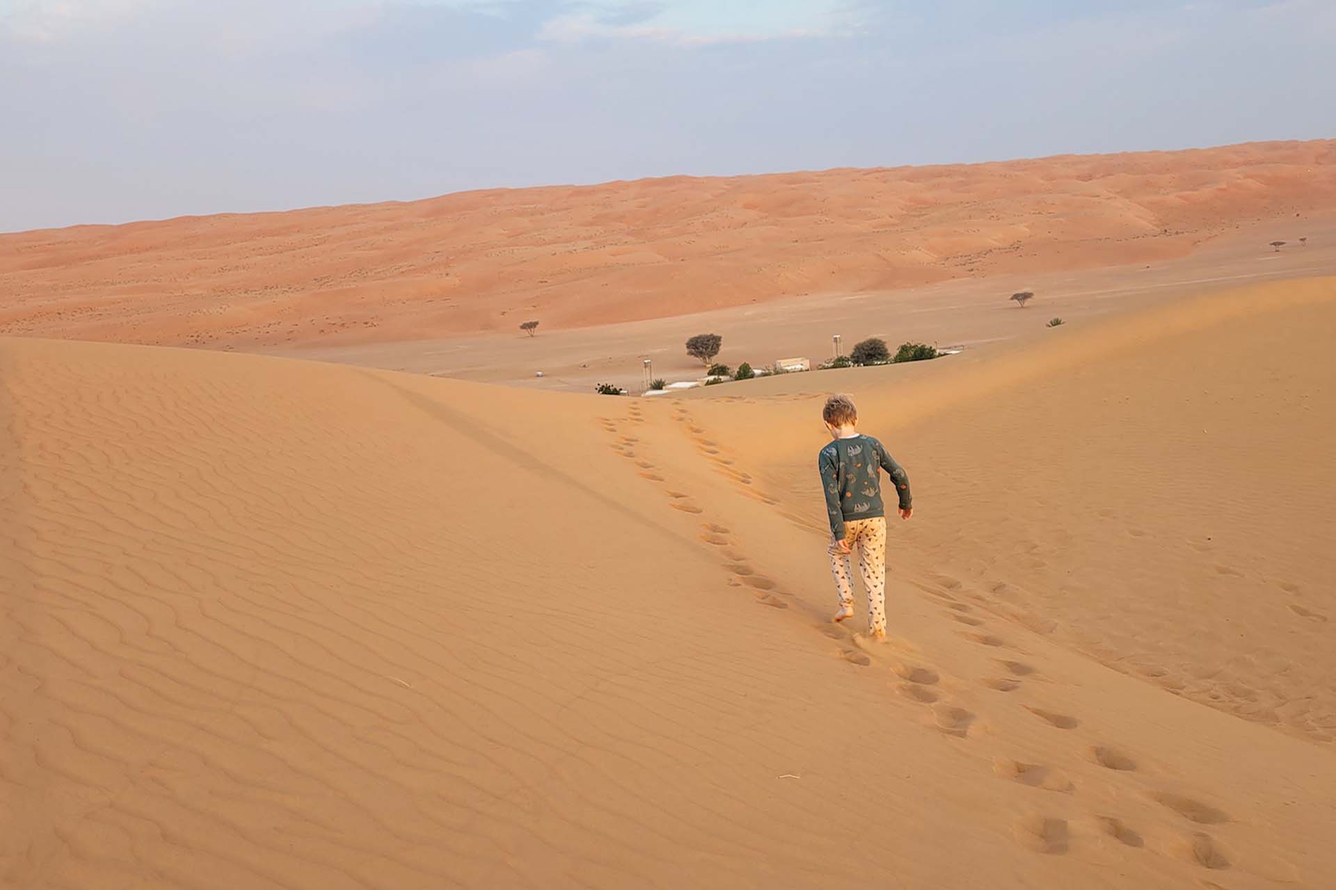 Oman met kinderen wahibi sands