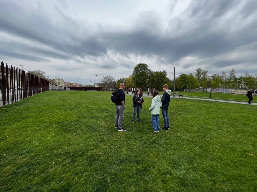 Berlijnse muur rondleiding met tieners