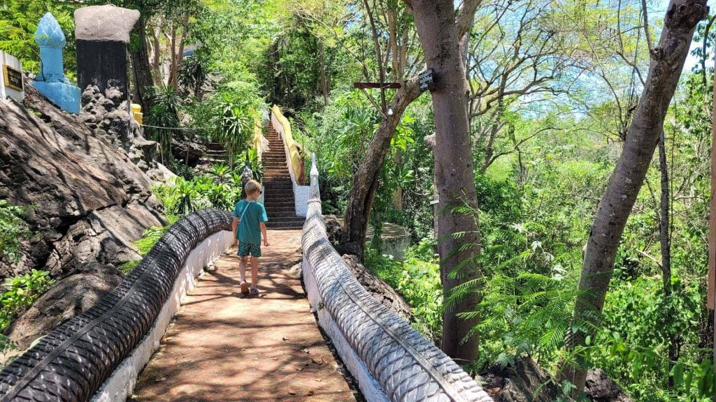 Mount Phousi Luang Prabang met kinderen