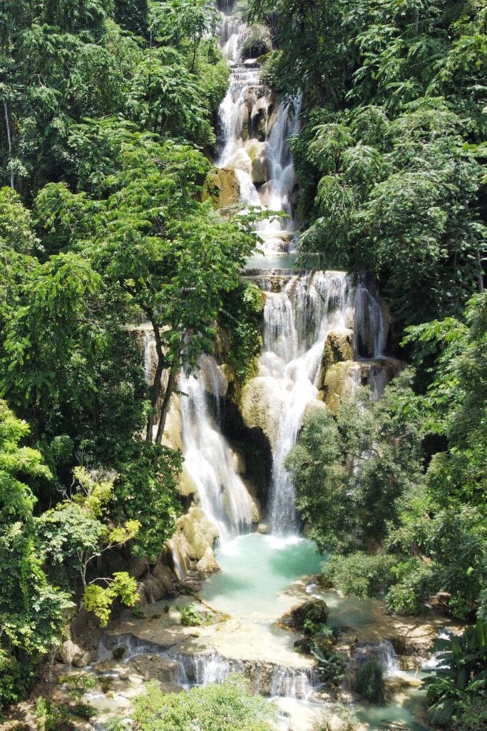 Tat Kuang Si waterval