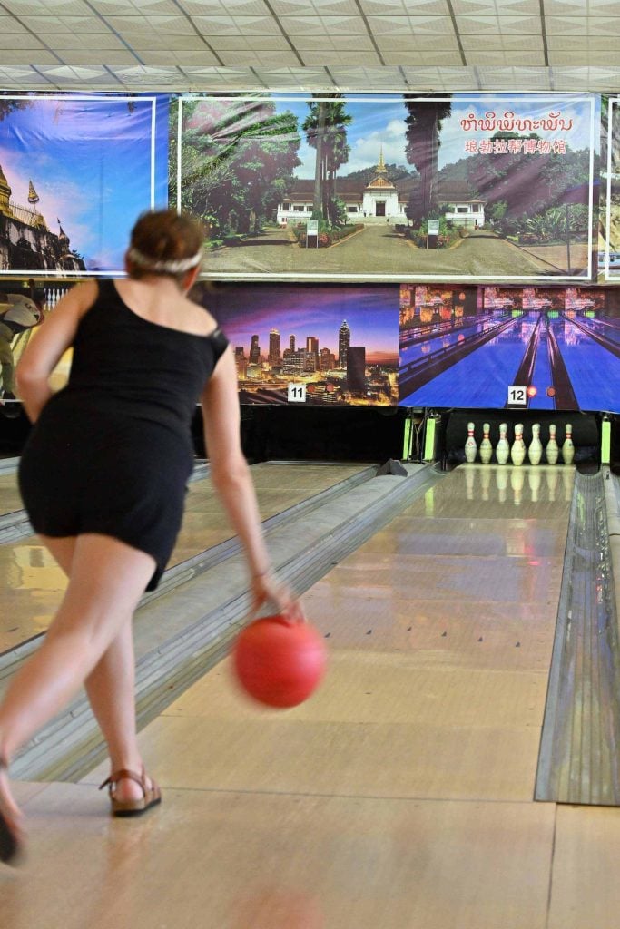 Midgetgolfen en bowlen in Luang Prabang