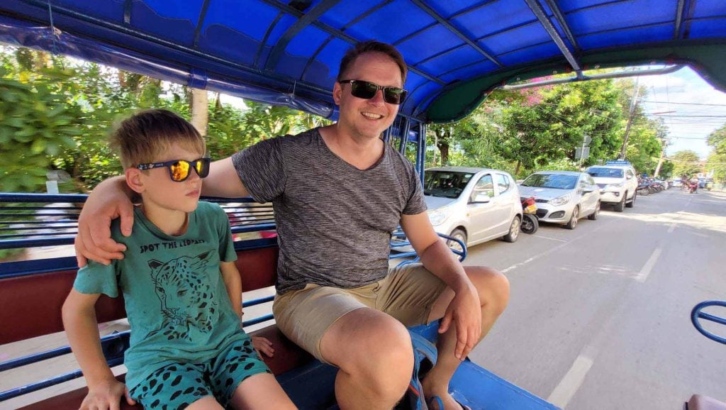 Luang prabang met kinderen tuk tuk