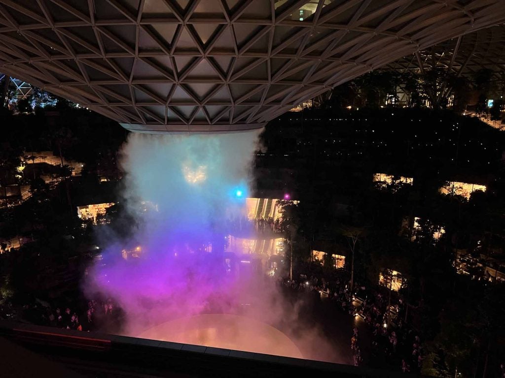 Canopy bridge Jewel Singapore Changi Airport 