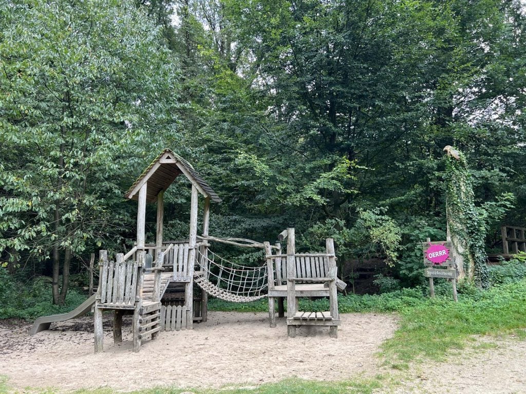 Speelnatuur van Oerrr in het Bergherbos