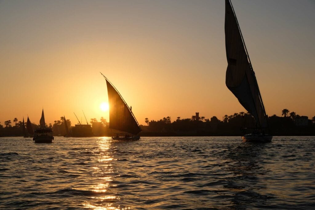 felucca tocht in Luxor met kind