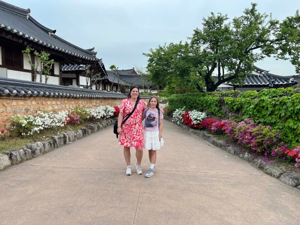 Gyeongju Gyochon Traditional Village en Woljeong Bridge