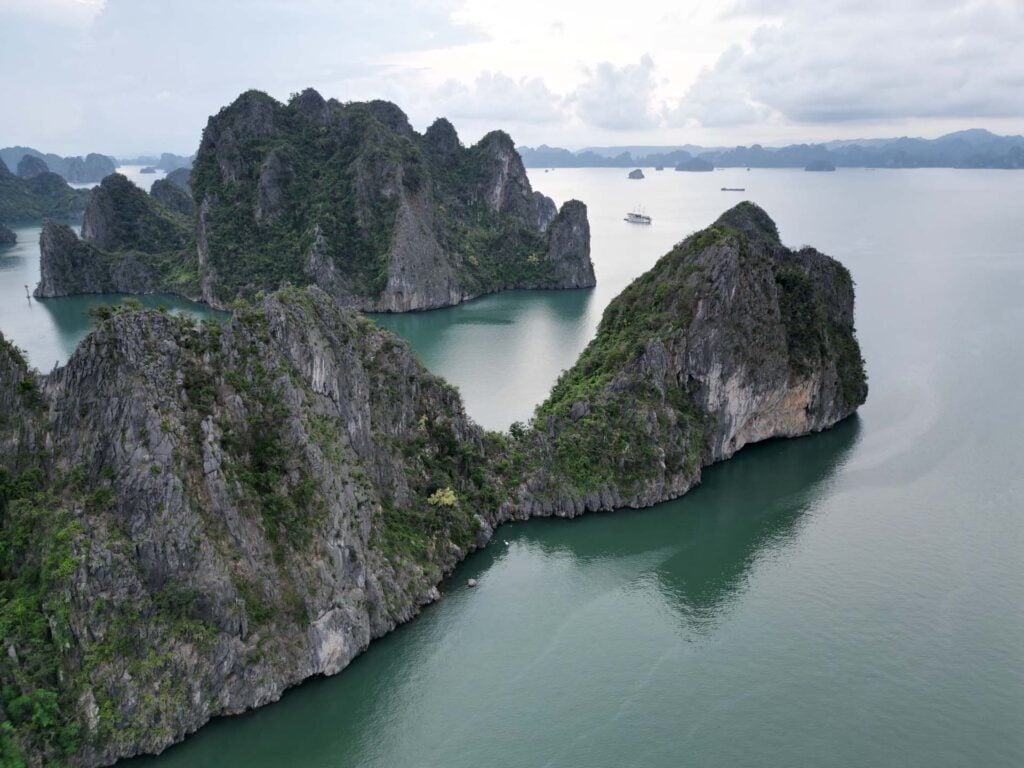 Bai Tu Long Bay
