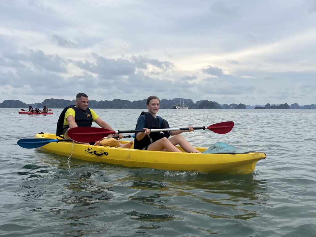 Bai Tu Long Bay renea cruise