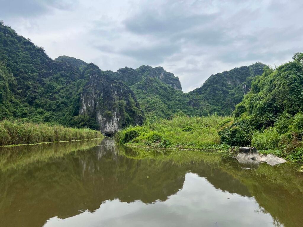 Boottocht in het Van Long Nature Reserve