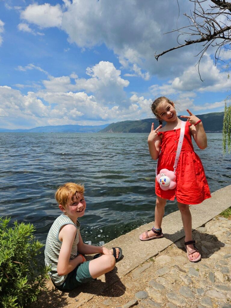 Dali met kinderen erhai lake
