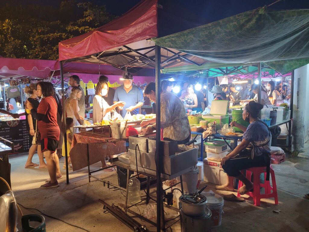 Koh phagnan night market