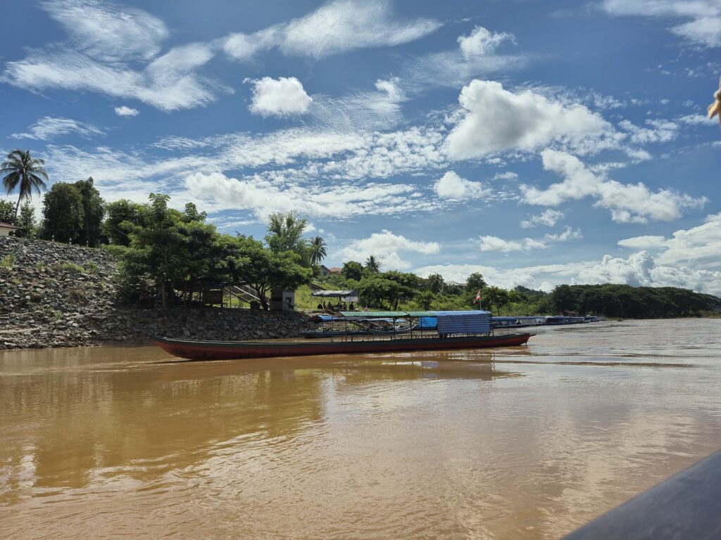 Laos slowboat Luang Prabang