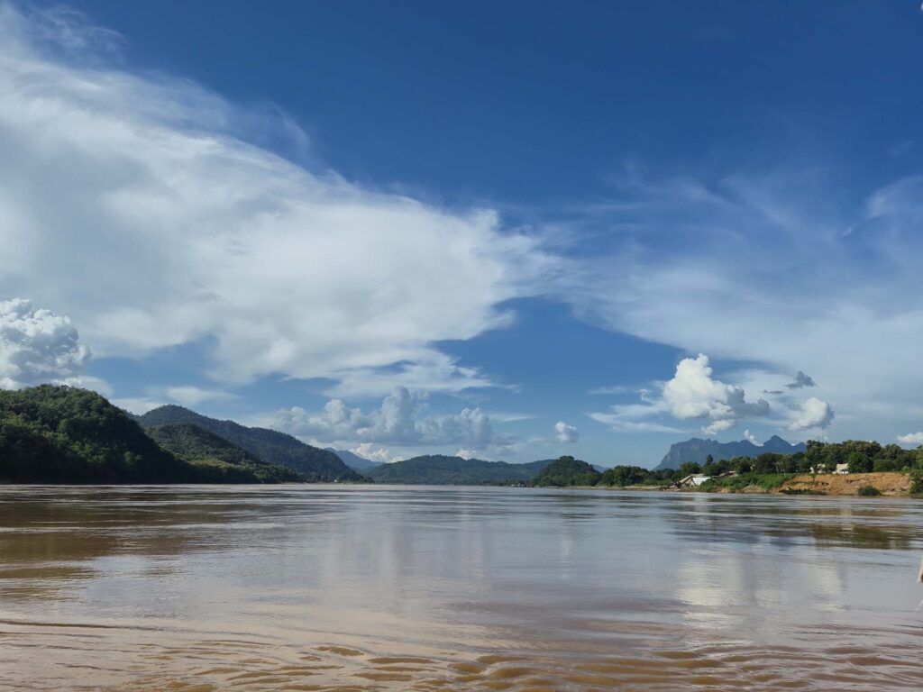 Laos slowboat Luang Prabang