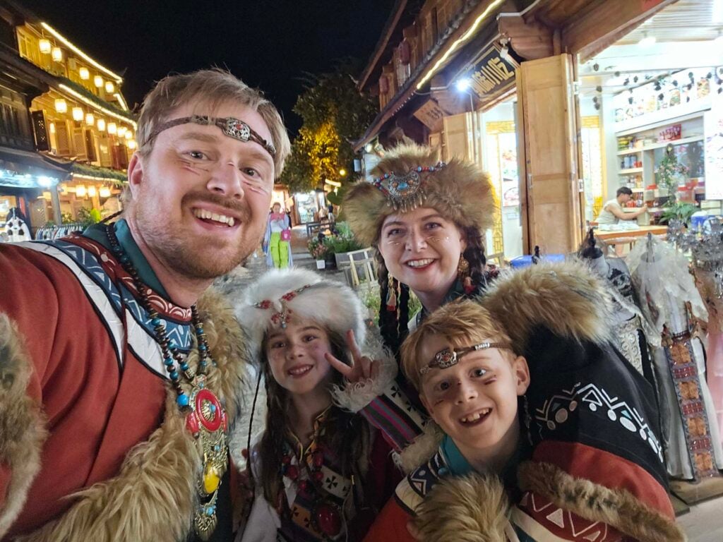 Lijiang met kinderen