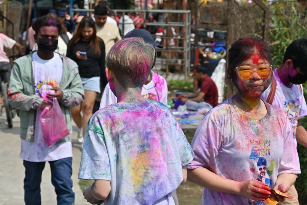 Holi pokhara