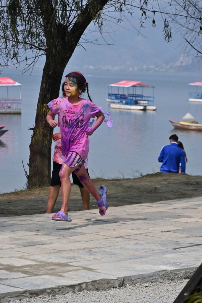 Holi pokhara