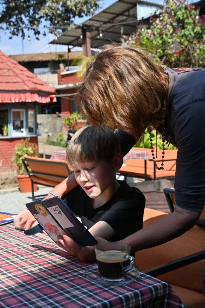 pokhara met kinderen